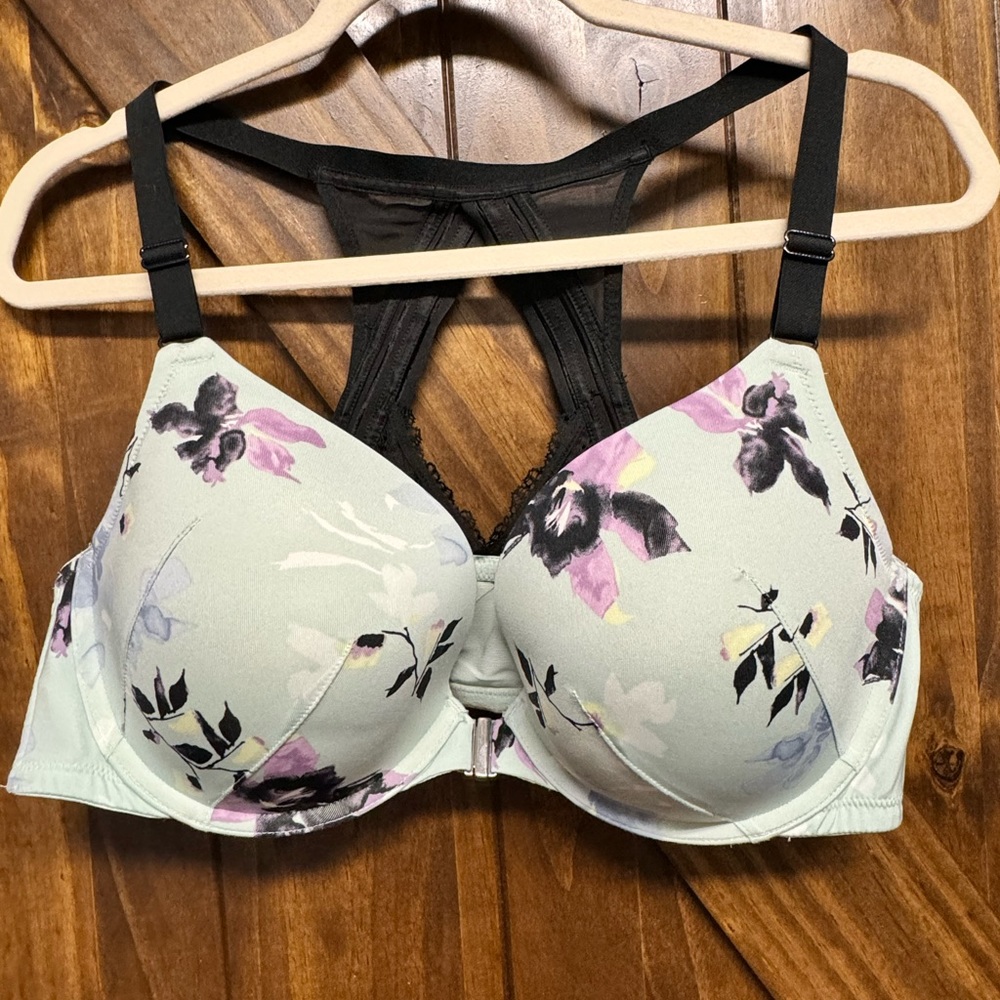 Cacique Plunge Boost 42C bra, excellent used condition